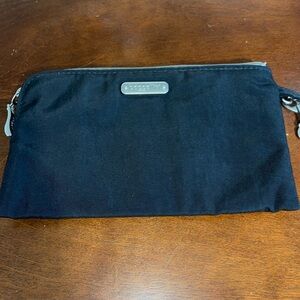 Baggallini RFID Black Around Town Go Bag Wristlet